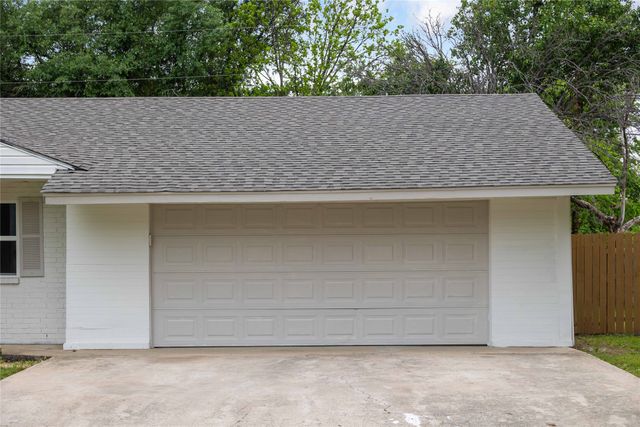2209 9th Street, Brownwood, TX 76801