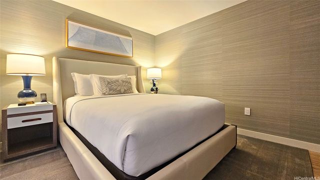 383 Kalaimoku Street 3502, Honolulu, HI 96815