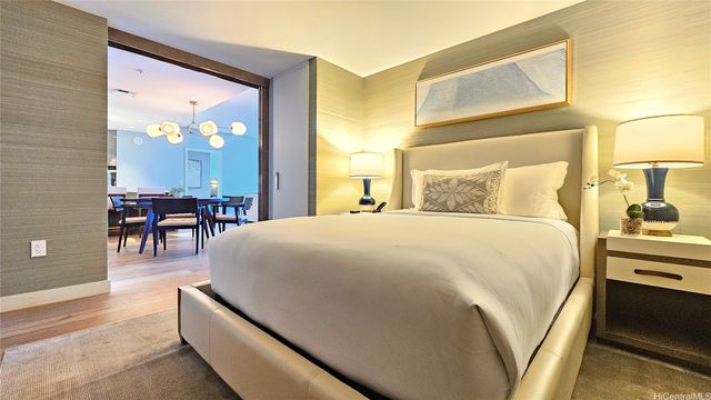 383 Kalaimoku Street 3502, Honolulu, HI 96815