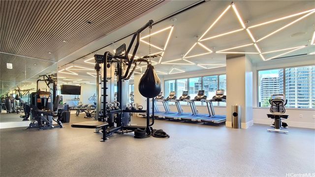 383 Kalaimoku Street 3502, Honolulu, HI 96815