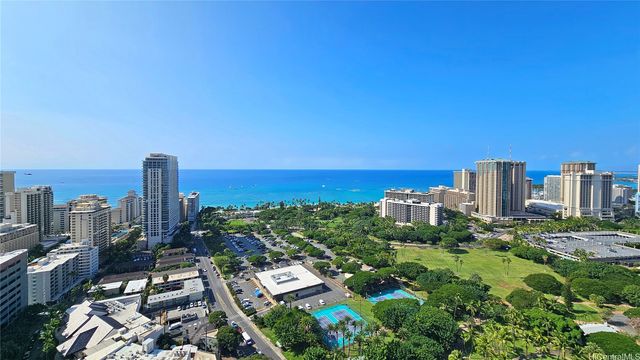 383 Kalaimoku Street 3502, Honolulu, HI 96815