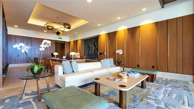 383 Kalaimoku Street 3502, Honolulu, HI 96815