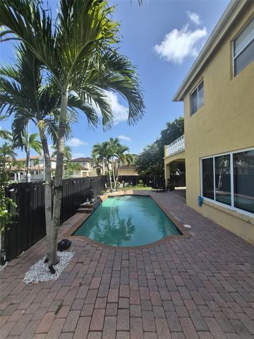6743 SW 163rd Place, Miami, FL 33193