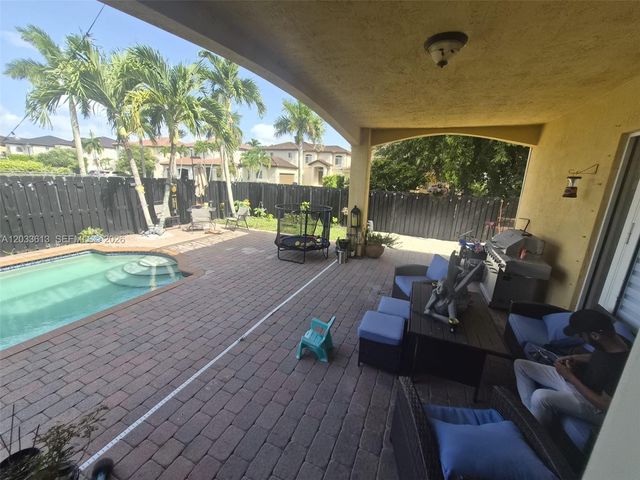 6743 SW 163rd Place, Miami, FL 33193