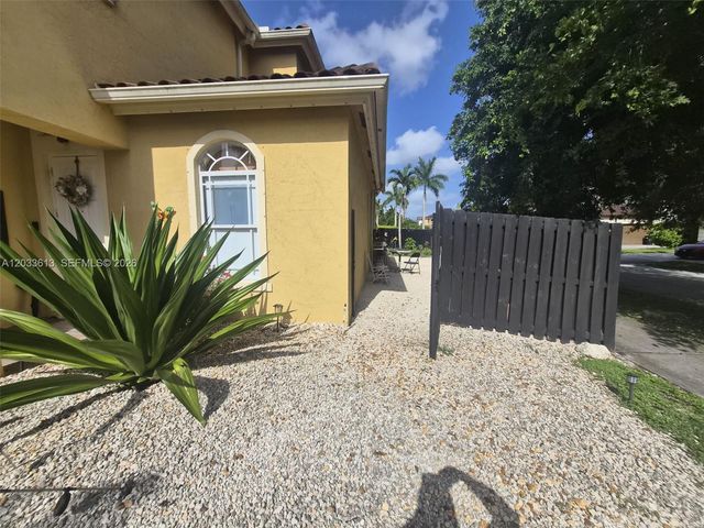 6743 SW 163rd Place, Miami, FL 33193