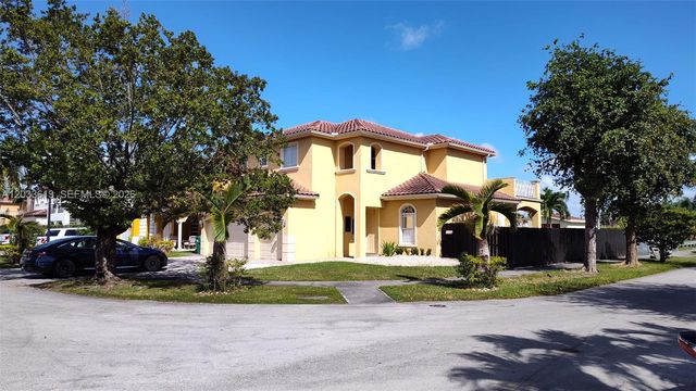 6743 SW 163rd Place, Miami, FL 33193