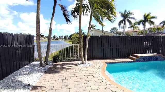 6743 SW 163rd Place, Miami, FL 33193