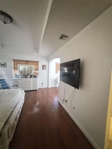 6743 SW 163rd Place, Miami, FL 33193