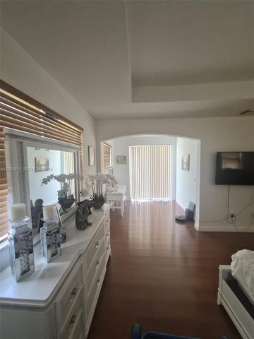 6743 SW 163rd Place, Miami, FL 33193