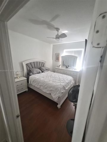 6743 SW 163rd Place, Miami, FL 33193