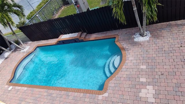 6743 SW 163rd Place, Miami, FL 33193