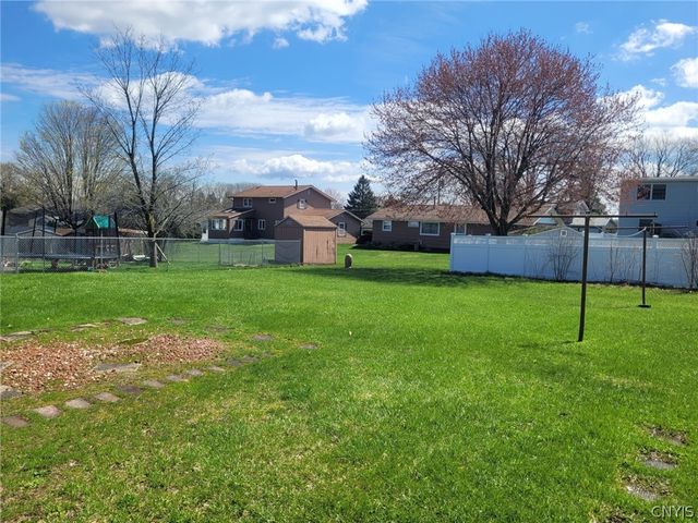 114 Skyview Drive, Salina, NY 13088