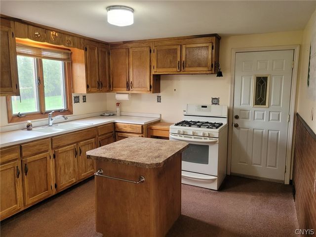 114 Skyview Drive, Salina, NY 13088