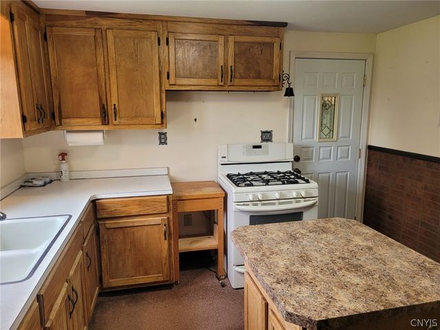 114 Skyview Drive, Salina, NY 13088