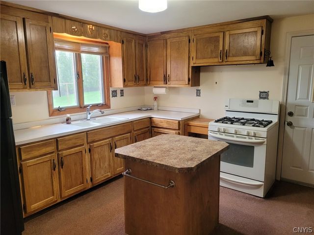 114 Skyview Drive, Salina, NY 13088