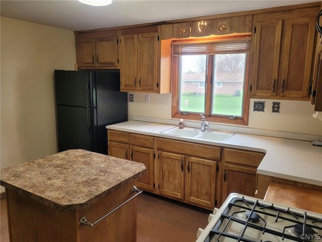 114 Skyview Drive, Salina, NY 13088
