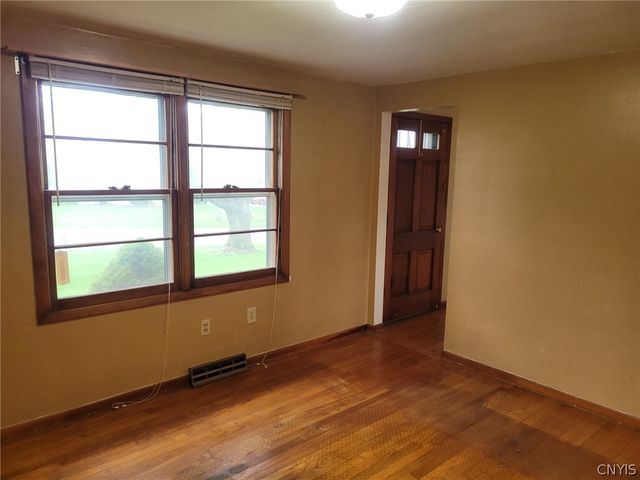114 Skyview Drive, Salina, NY 13088