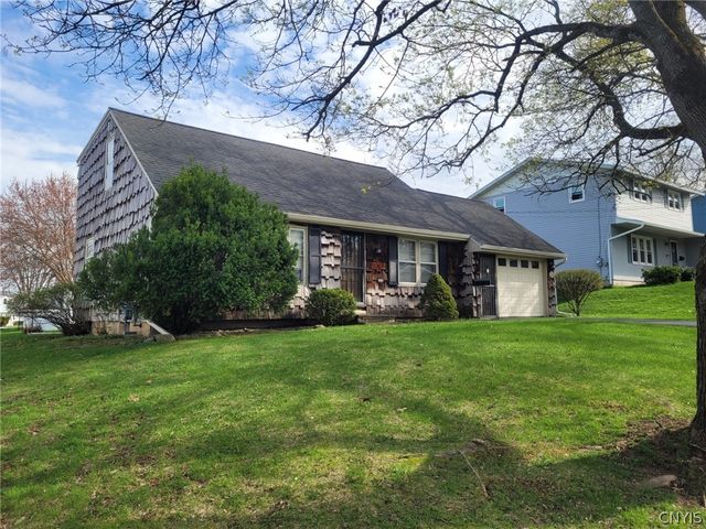 114 Skyview Drive, Salina, NY 13088
