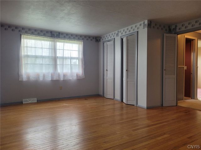 114 Skyview Drive, Salina, NY 13088