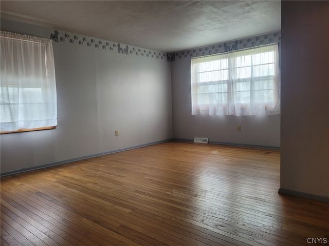 114 Skyview Drive, Salina, NY 13088