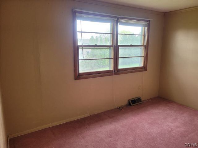 114 Skyview Drive, Salina, NY 13088