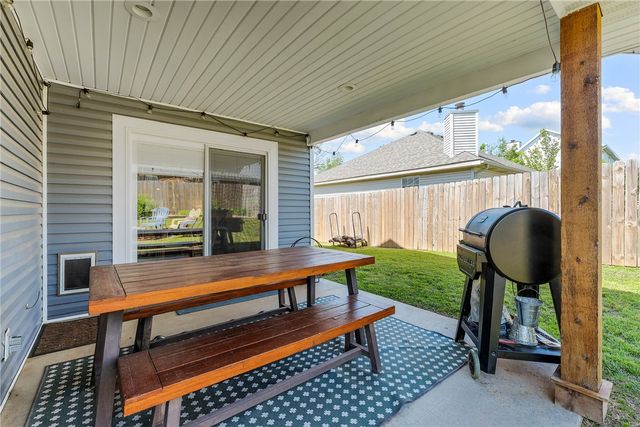 13 Greenridge Lane, Bentonville, AR 72712