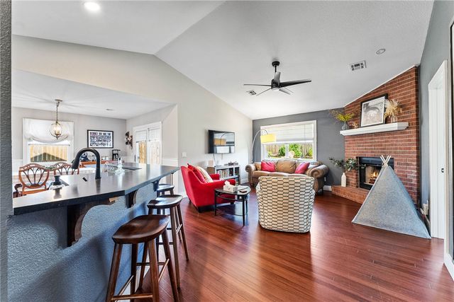 13 Greenridge Lane, Bentonville, AR 72712