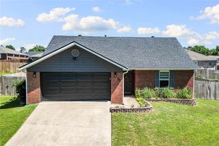 13 Greenridge Lane, Bentonville, AR 72712