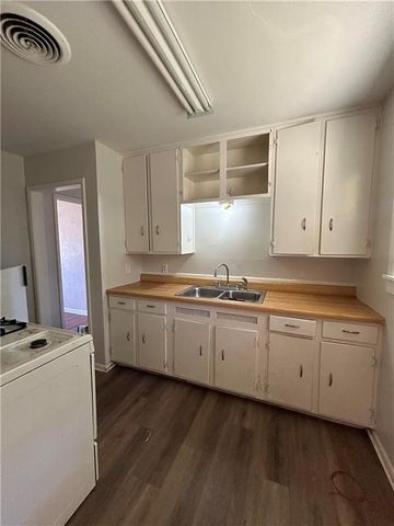 4721 Waltham Dr, Corpus Christi, TX 78411