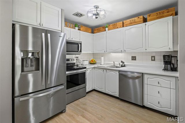 13453 Coliseum Drive F, Chesterfield, MO 63017