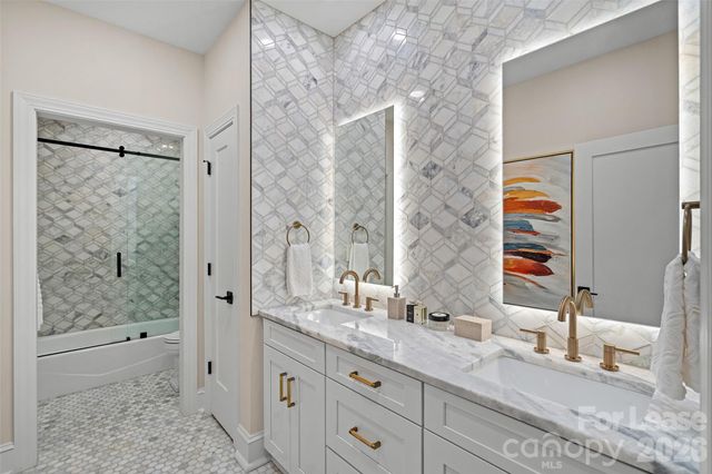 310 Arlington Avenue 205, Charlotte, NC 28203