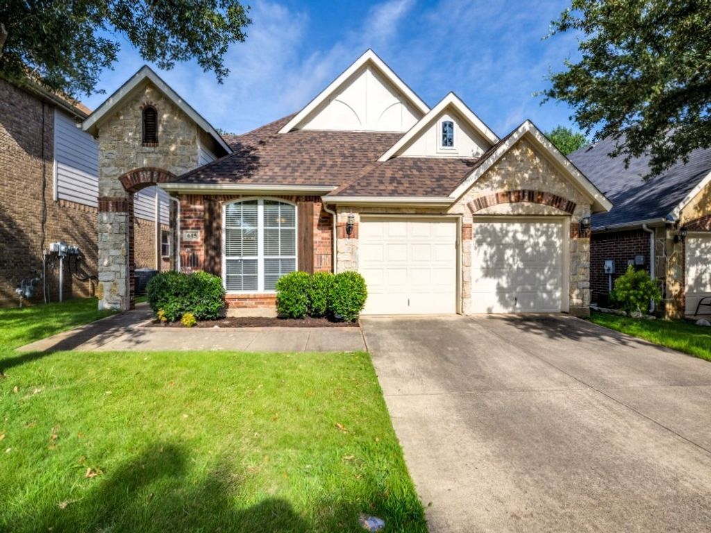 615 Grayson Lane, Lake Dallas, TX 75065