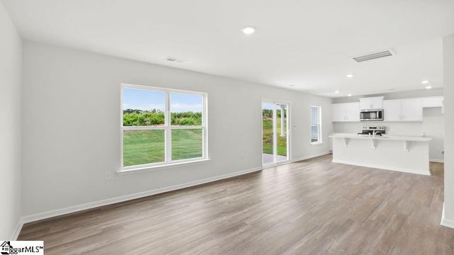 1072 Gagmon Drive, Wellford, SC 29385