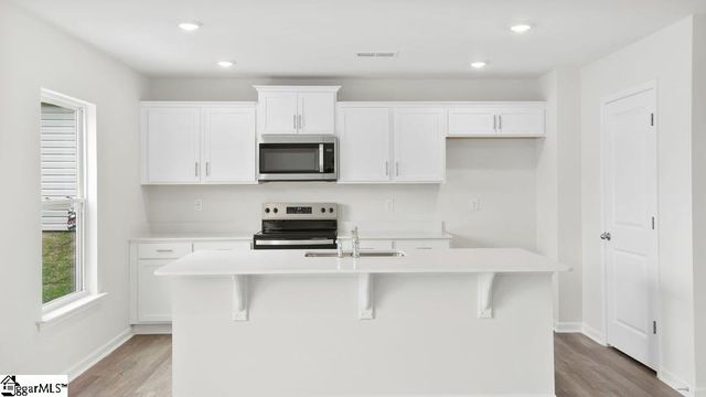 1072 Gagmon Drive, Wellford, SC 29385