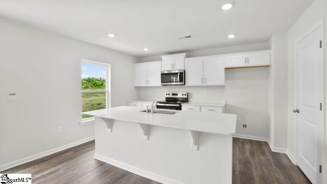 1072 Gagmon Drive, Wellford, SC 29385