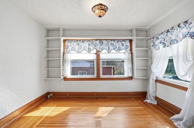 3314 S Woodmont Avenue, Cincinnati, OH 45213