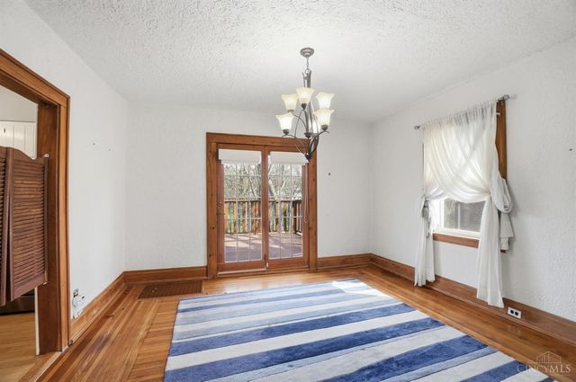 3314 S Woodmont Avenue, Cincinnati, OH 45213