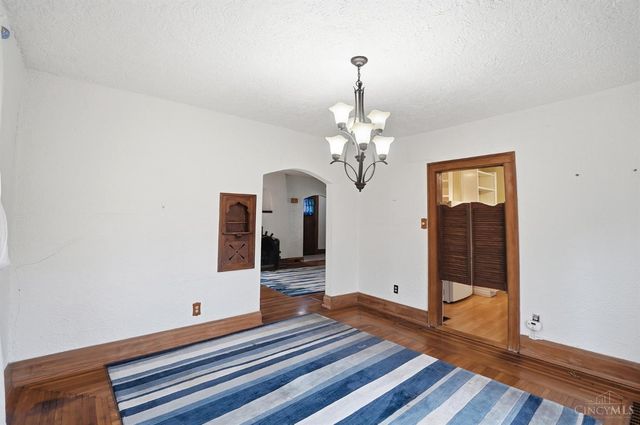 3314 S Woodmont Avenue, Cincinnati, OH 45213