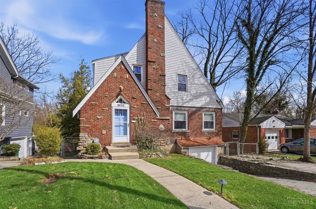 3314 S Woodmont Avenue, Cincinnati, OH 45213