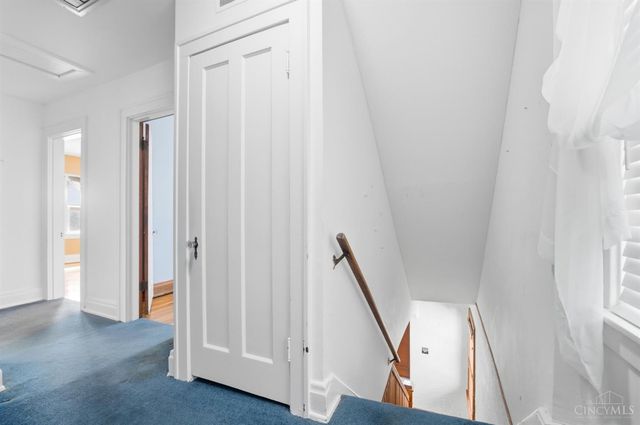 3314 S Woodmont Avenue, Cincinnati, OH 45213