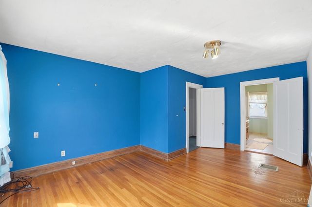 3314 S Woodmont Avenue, Cincinnati, OH 45213