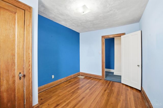 3314 S Woodmont Avenue, Cincinnati, OH 45213