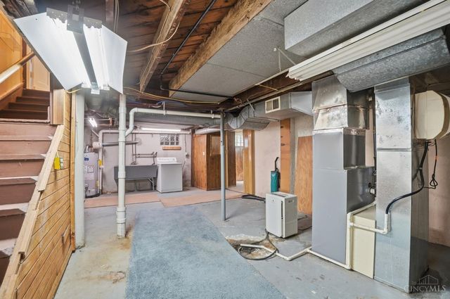 3314 S Woodmont Avenue, Cincinnati, OH 45213