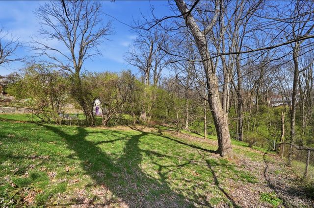 3314 S Woodmont Avenue, Cincinnati, OH 45213