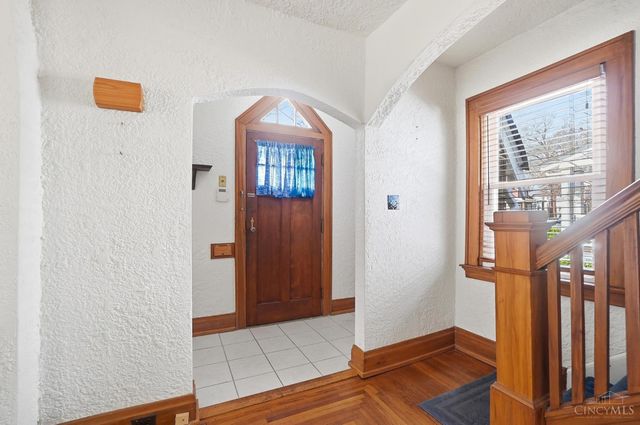 3314 S Woodmont Avenue, Cincinnati, OH 45213