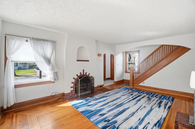 3314 S Woodmont Avenue, Cincinnati, OH 45213