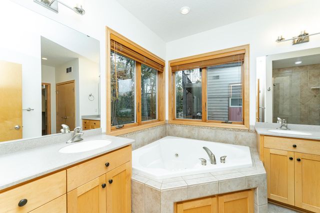 2234 Baihly Hills Drive SW, Rochester, MN 55902