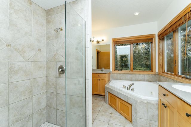 2234 Baihly Hills Drive SW, Rochester, MN 55902