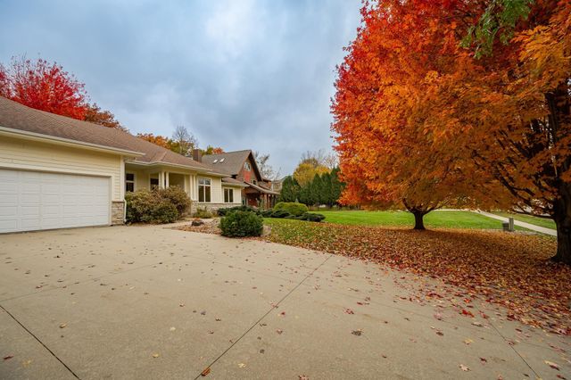 2234 Baihly Hills Drive SW, Rochester, MN 55902