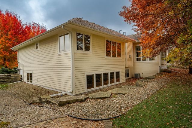 2234 Baihly Hills Drive SW, Rochester, MN 55902